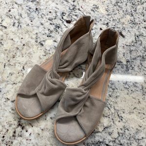 Caslon genuine leather suede open toe sandals! Like new! Wore 1 time.